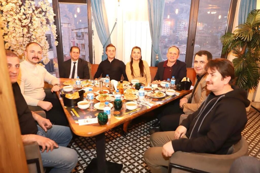 Kaymakam Akpınar, iftar yemeğinde muhtarlarla bir araya geldi