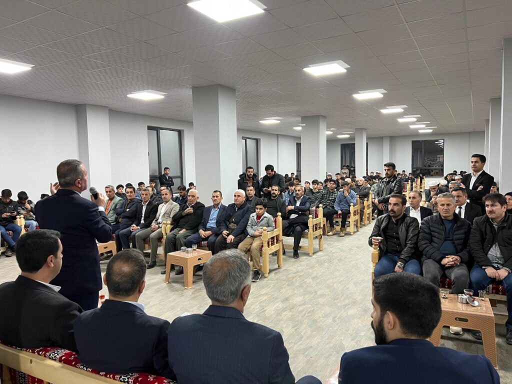 Şemdinli’de Kur’an Kursu Öğrencilerine iftar yemeği verildi
