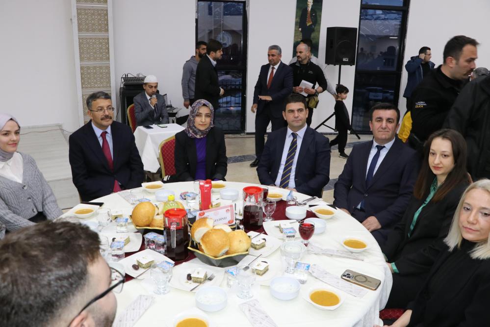 Vali Çelik: “Rabbim ayağınıza taş değdirmesin”