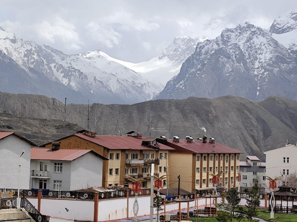 Hakkari’de mart ayında kar sürprizi