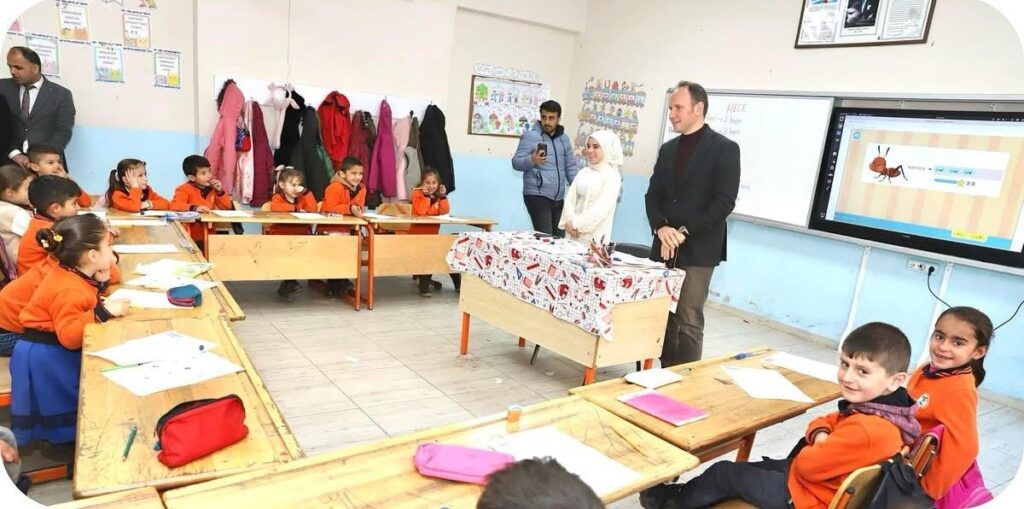 Akpınar’dan köy okullarına ziyaret