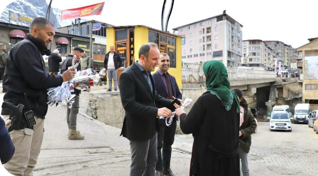 Kaymakam Akpınar, 8 Mart Kadınlar gününü kutladı