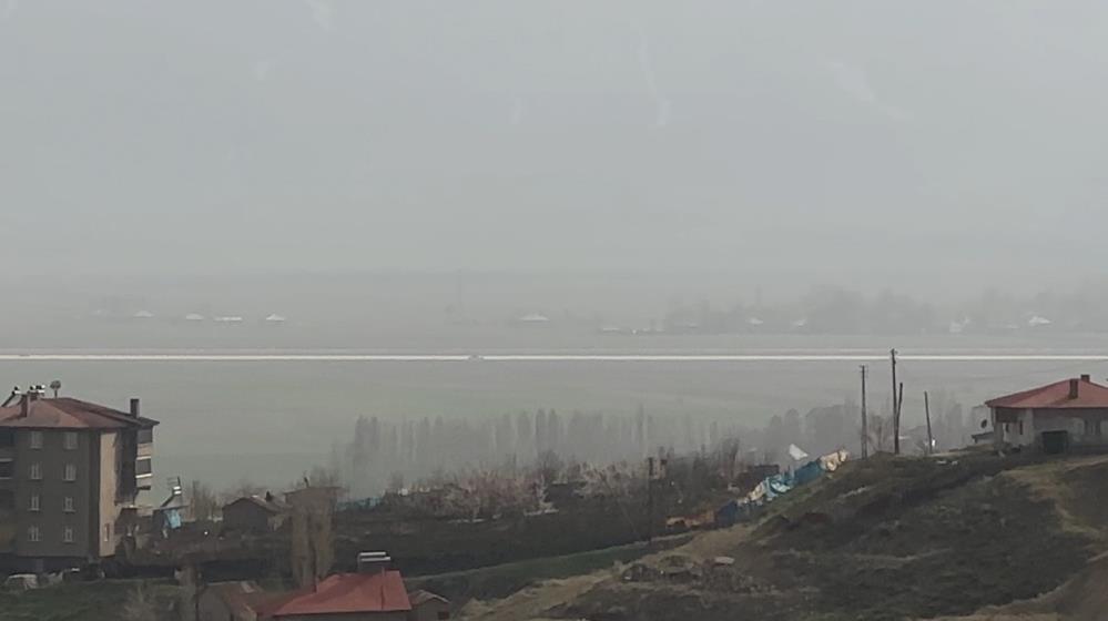 Yüksekova’da toz bulutu