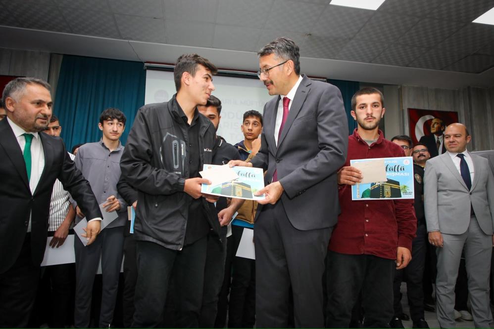 Hakkari’de umre ödüllü bilgi yarışması düzenlendi
