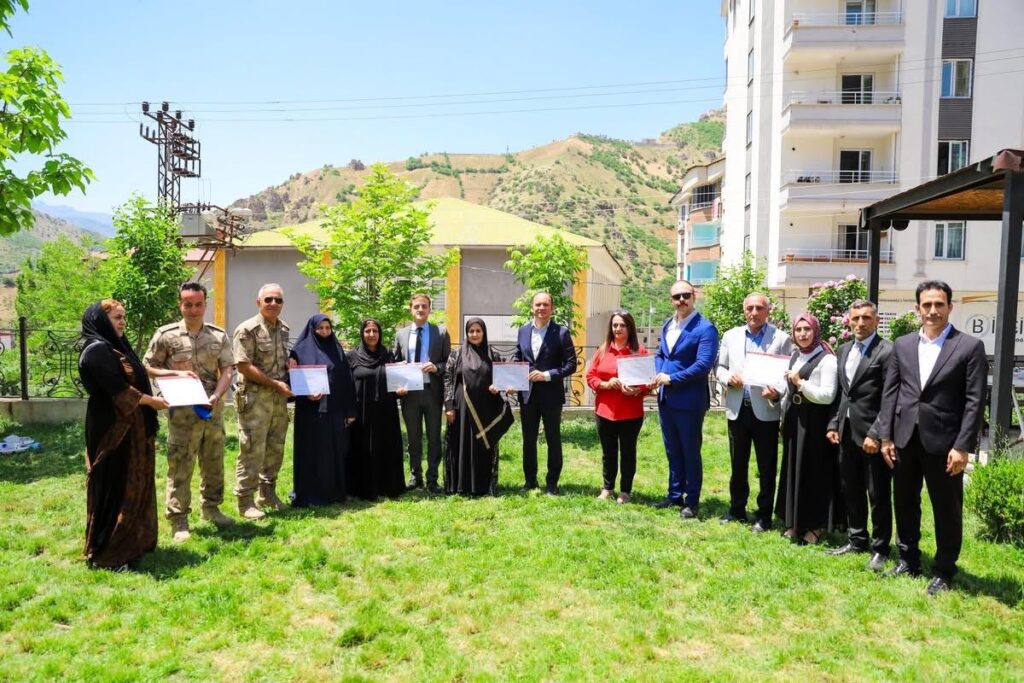Şemdinli’de yıl sonu sergisi