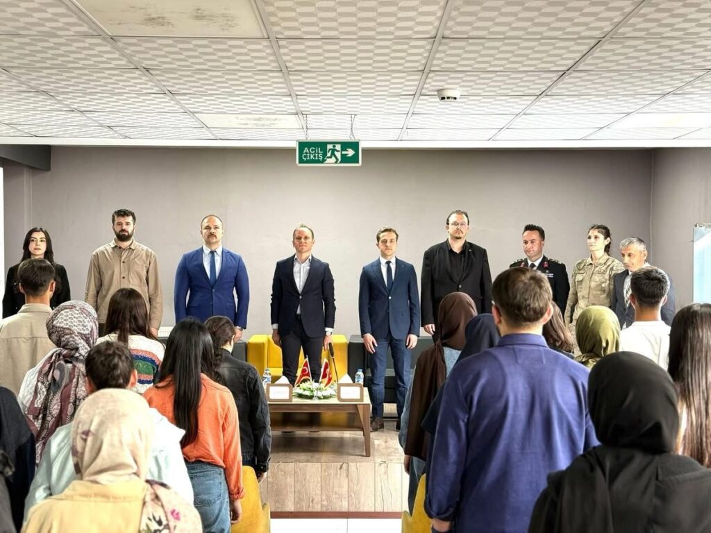 Şemdinli’de “Kariyer Günleri” Etkinliği düzenlendi