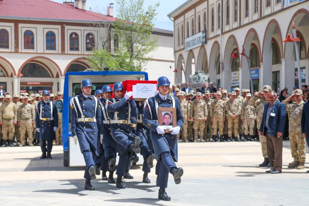 Van’da şehit güvenlik korucusu için tören düzenlendi