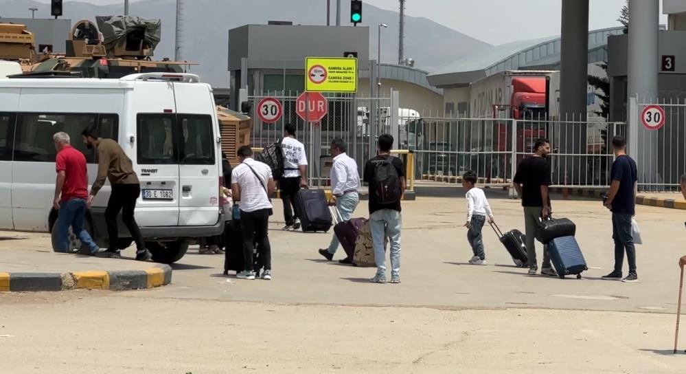 İran-İsrail arasındaki gerginlik tırmandı: Türk vatandaşları Türkiye’ye dönmek için sınır kapılarından giriş yaptı