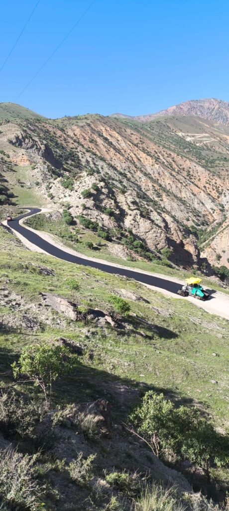 Yollar Asfalta Dönüşüyor
