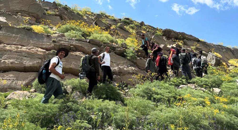 3 bin 500 rakımlı Sat Gölleri’nde doğa yürüyüşü