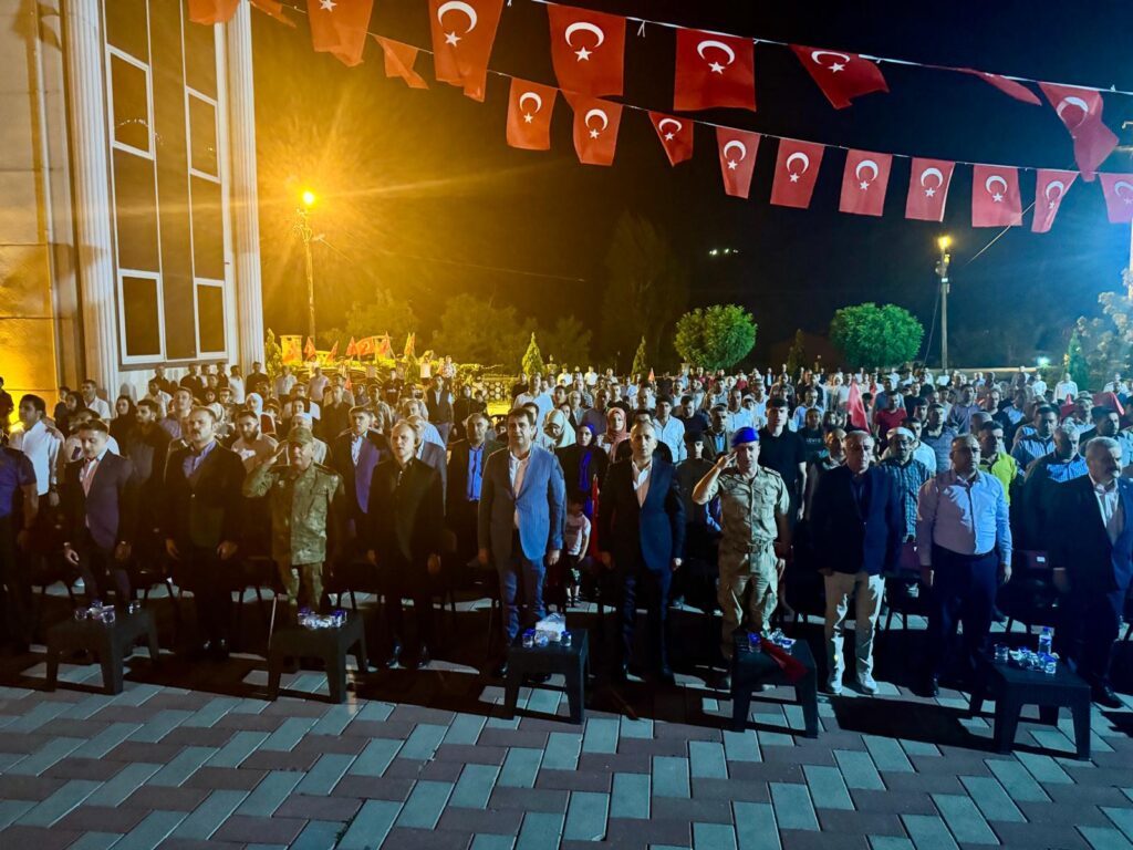 Şemdinli’de 15 Temmuz Yürüyüşü Düzenlendi