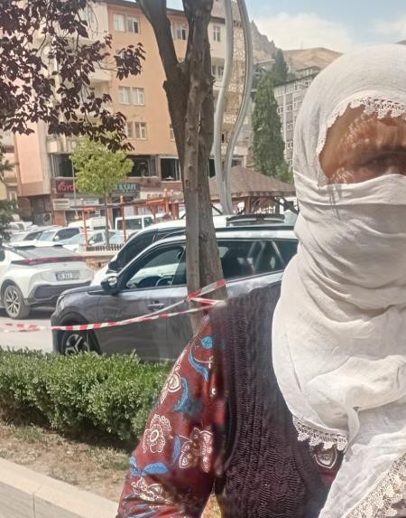 Hakkari’de 2 dilenci şehir dışına çıkarttı