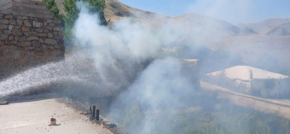 Hakkari’de 2 ayrı yangına müdahale edildi