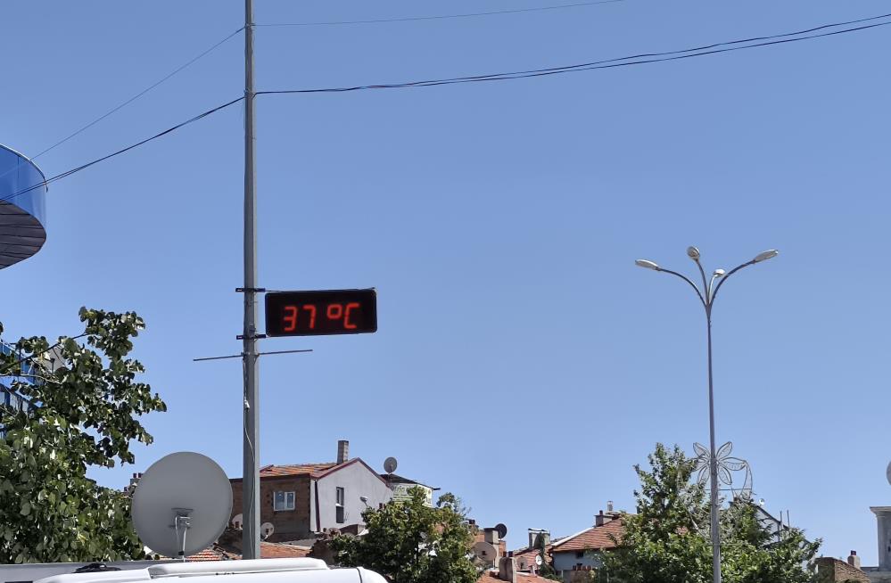 Bu ilçede termometreler 38 derecelere kadar çıktı