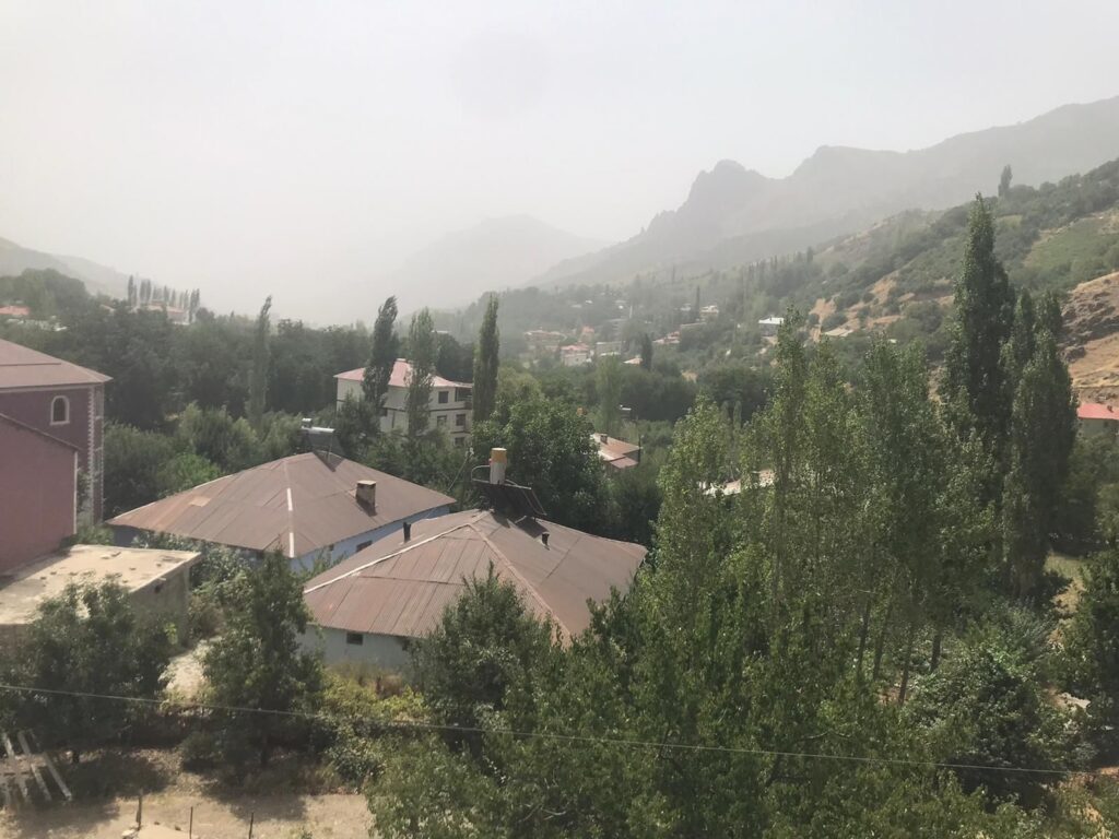 Toz ve Sıcak Şemdinli’yi Teslim Aldı