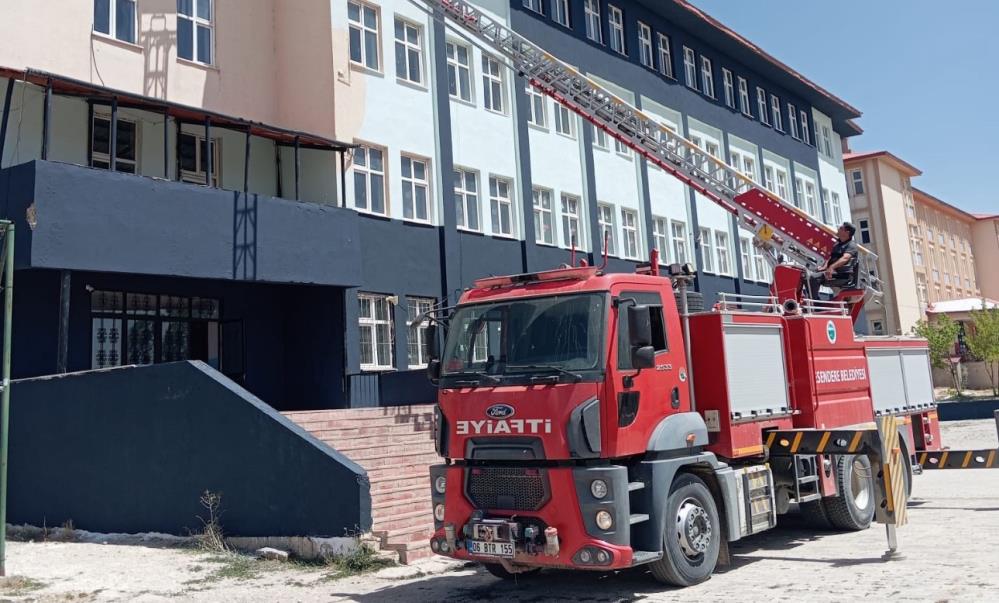 Esendere Belediyesi’nden eğitime anlamlı destek: Ortaokulun boya ihtiyacı karşılandı