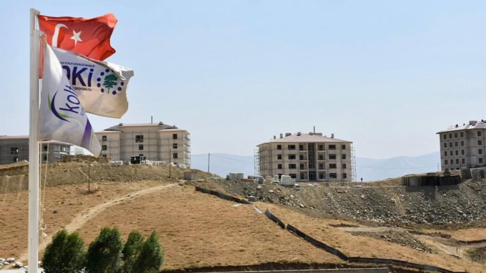 Yüksekova’da yeni TOKİ konutları yükseliyor
