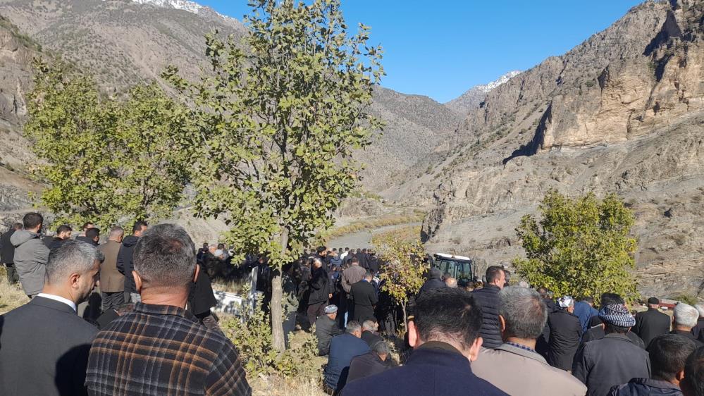 Zap Suyu’nda hayatını kaybedenler toprağa verildi