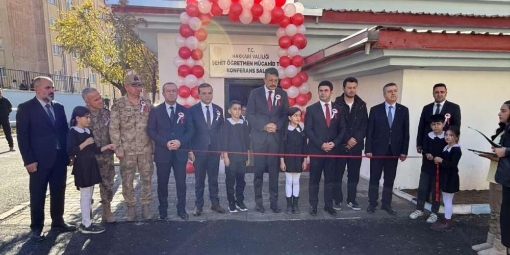 Hakkari’de 300 kişilik modern konferans salonu hizmete açıldı