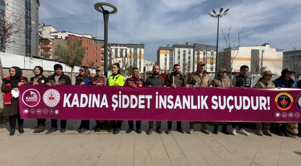 Yüksekova’da emniyet, jandarma şiddete ‘dur’ dedi Yüksekova’da emniyet, jandarma şiddete ‘dur’ dedi