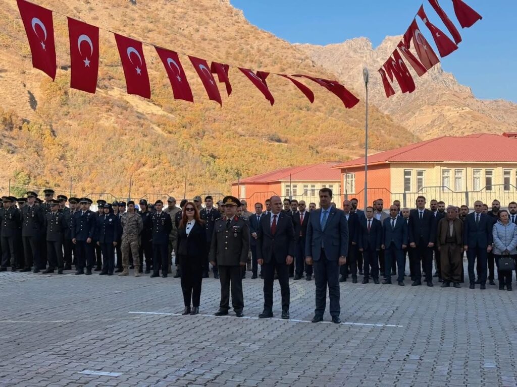 Atatürk, Hakkâri ve Şemdinli’de anıldı