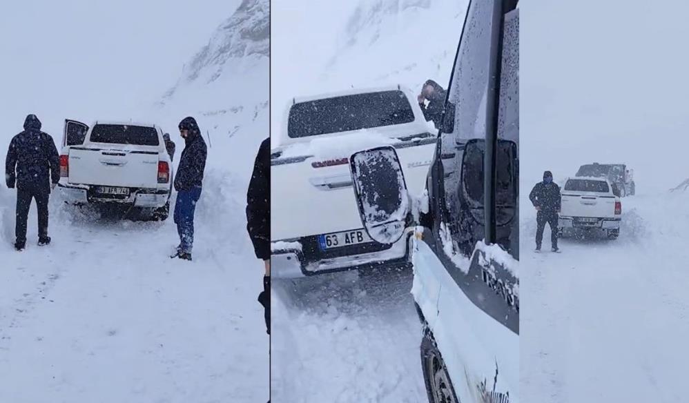 Kayak merkezi yolunda mahsur kalanlar kurtarıldı