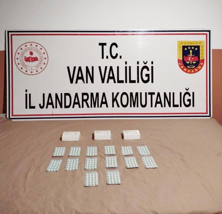 Başkale’de 280 adet sentetik hap ele geçirildi