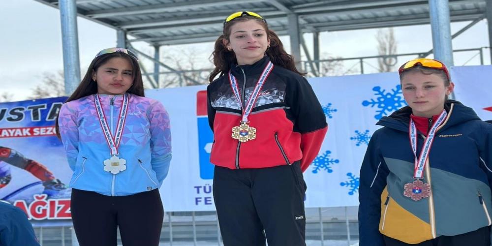 Hakkarili sporcular Erzurum’dan 22 madalyayla döndü