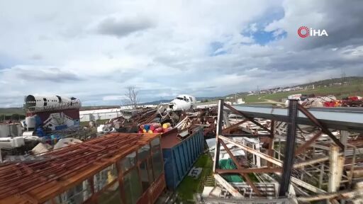 Bursa’da hurdacıdaki Boeing 747 uçak görenleri şaşkına çeviriyor