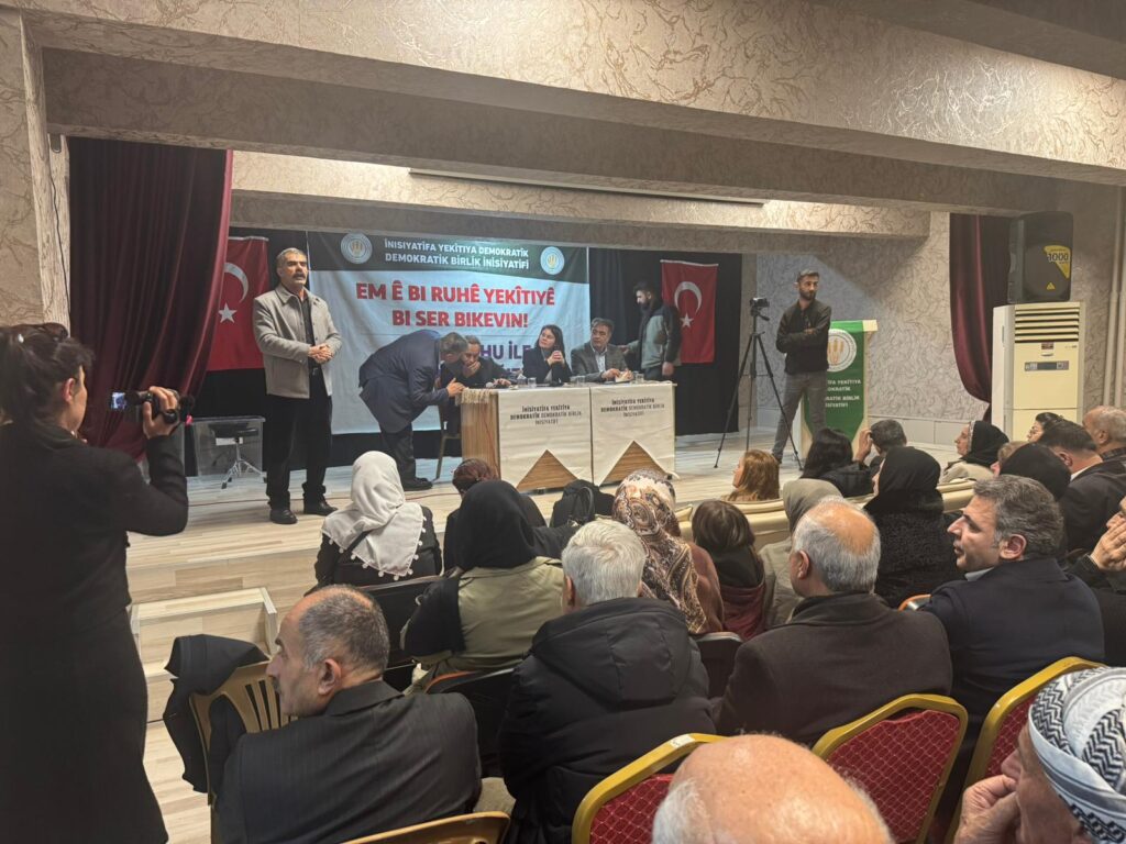 Demokratik Birlik İnisiyatifi Şemdinli’de Halk Toplantısı Düzenledi