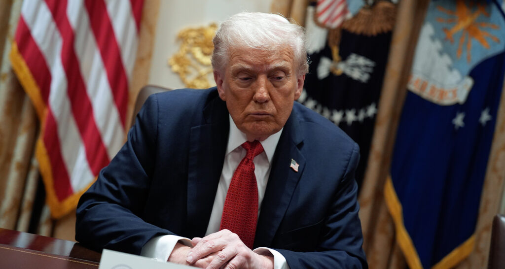 Trump, İran’la müzakerelerin başarısız olması durumunda Orta Doğu’ya ikinci uçak gemisini gönderecek