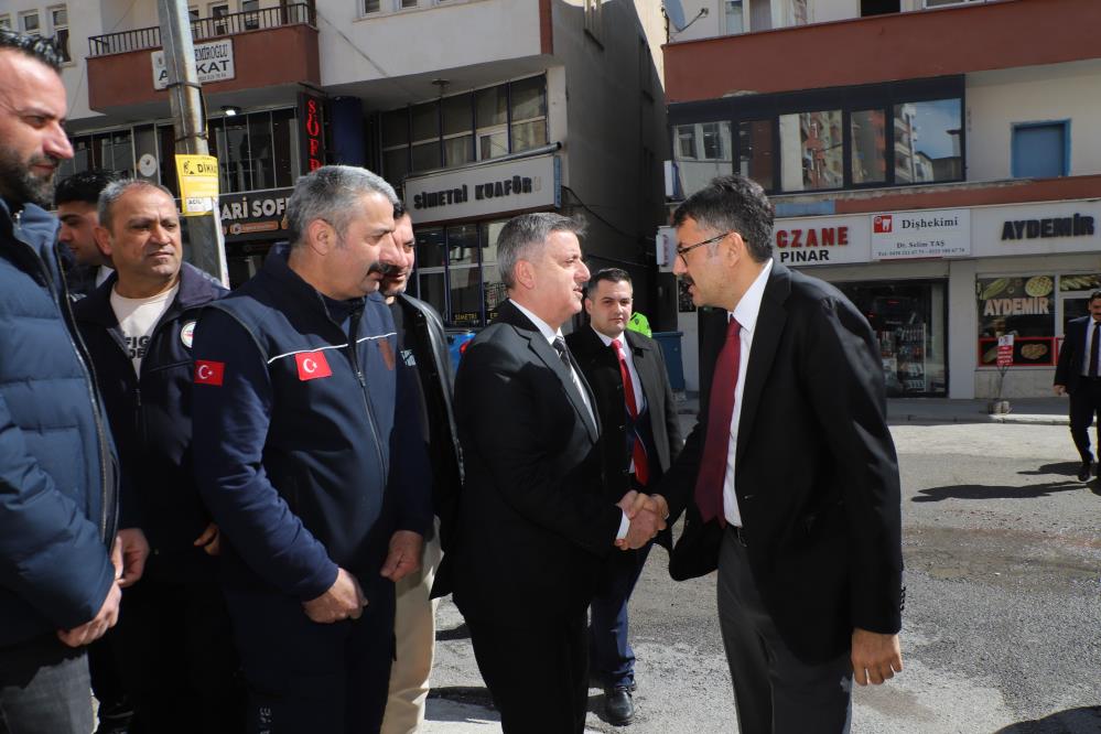 Bakan Yardımcısı Çelik Hakkari’den ayrıldı