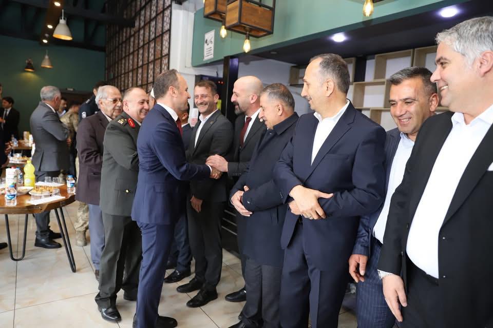 Şemdinli’de Bayramlaşma Törenine Yoğun İlgi
