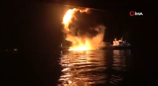 İran: “Basra Körfezi’ndeki ABD’ye ait petrol tankeri uyarılara uymadığı için vuruldu”