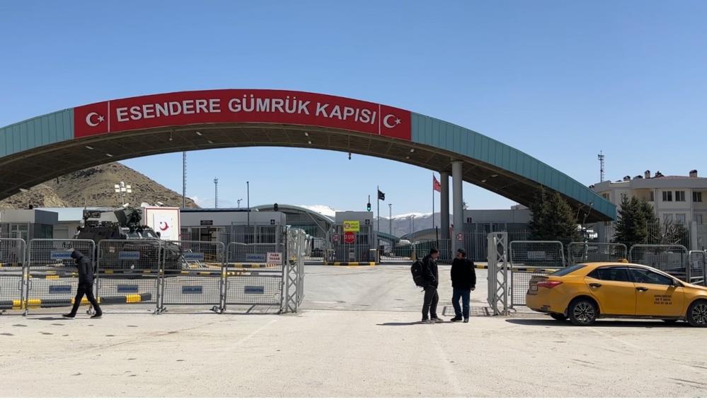 Esendere Sınır Kapısı’nda “güvenli geçiş” mesaisi sürüyor