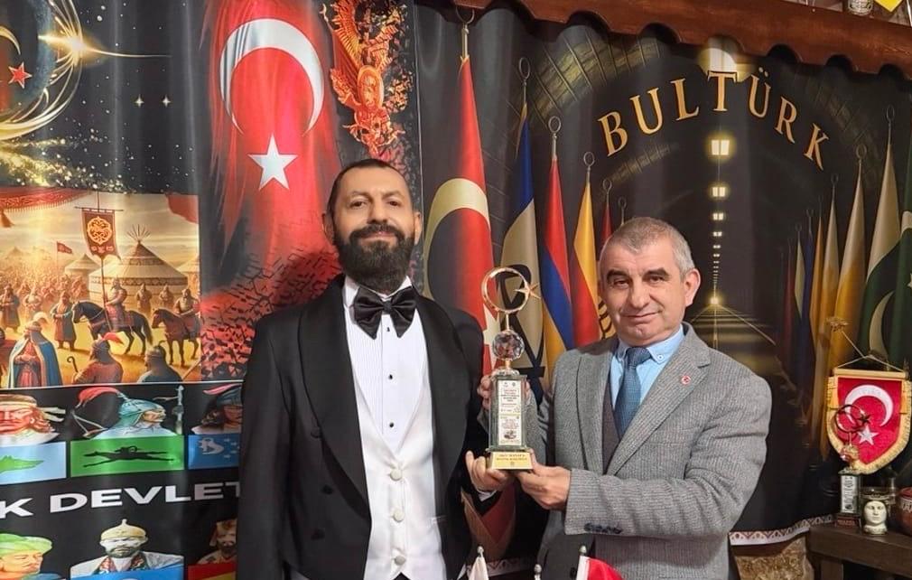 Ünlü Yazar Akif Manaf’a BULTÜRK Barış Ödülü