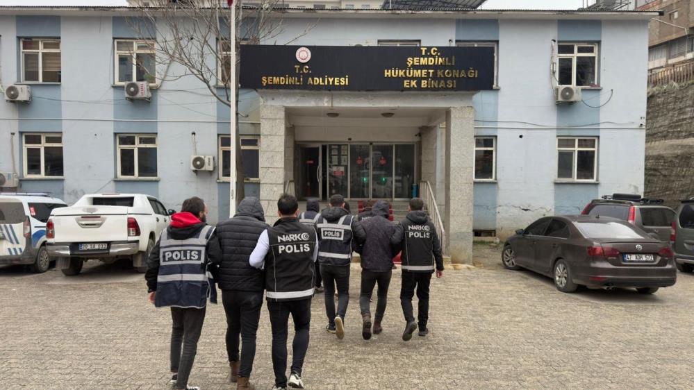 Hakkâri’de aranan 12 şahıs yakalandı
