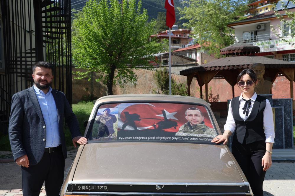 Fekeli gaziden Kaymakam Yılmaz’a, Ferdi Tayfur’un “Hatıran Yeter” şarkısıyla teşekkür