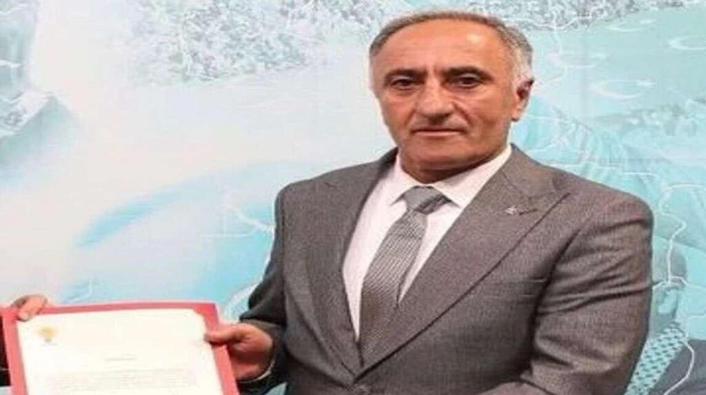 Şemdinli’de AK Parti İlçe Başkanı Salih İnan Görevinden Ayrıldı