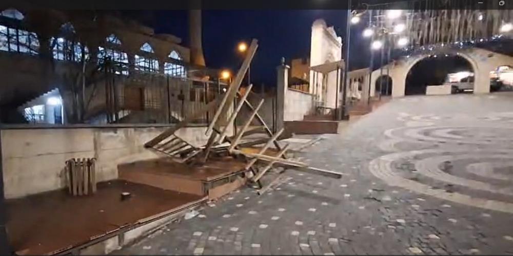 Hakkari’de kamelyalar tahrip edildi