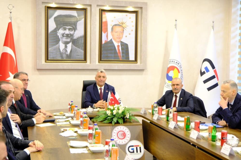 Bakan Bolat: “İran’a açılan kapılarda sorun yok”