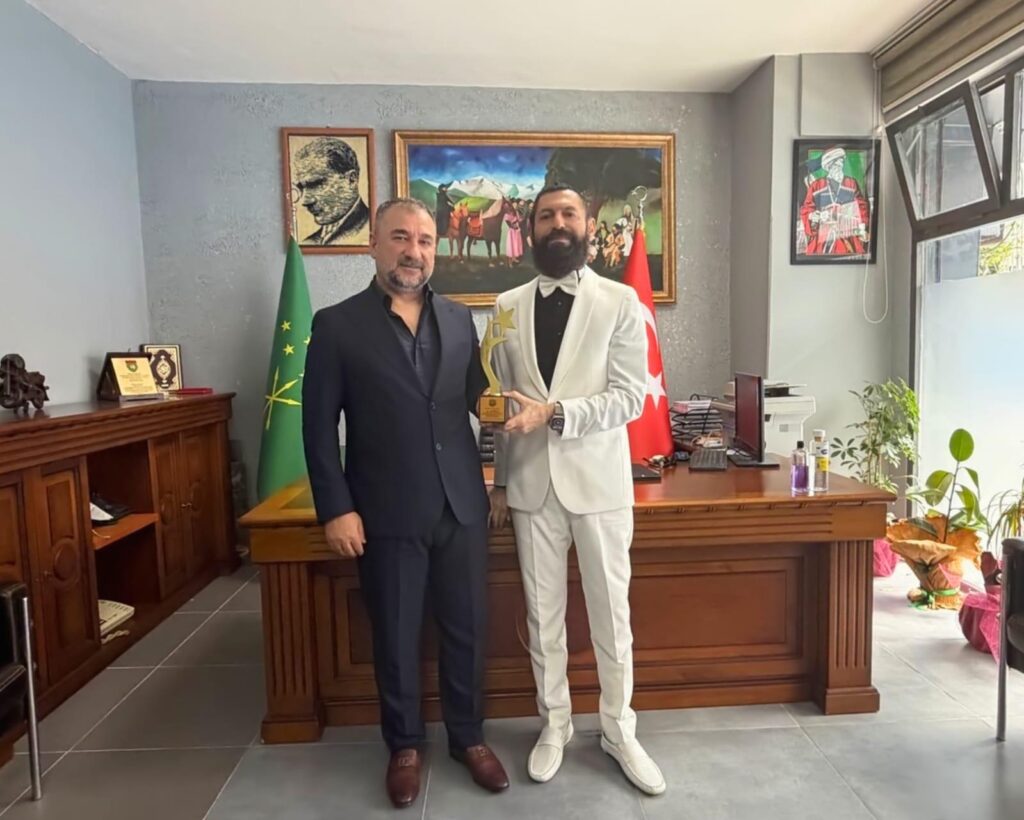 Akif Manaf’a Demokrasi ve Barış Ödülü