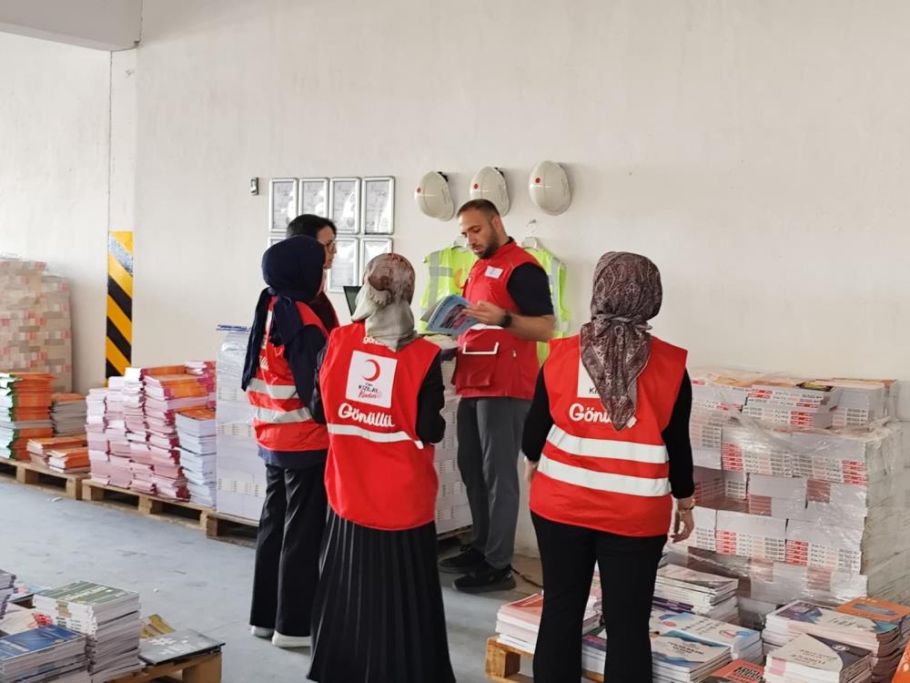 NEVADER’den doğu illerindeki öğrencilere kaynak kitap desteği