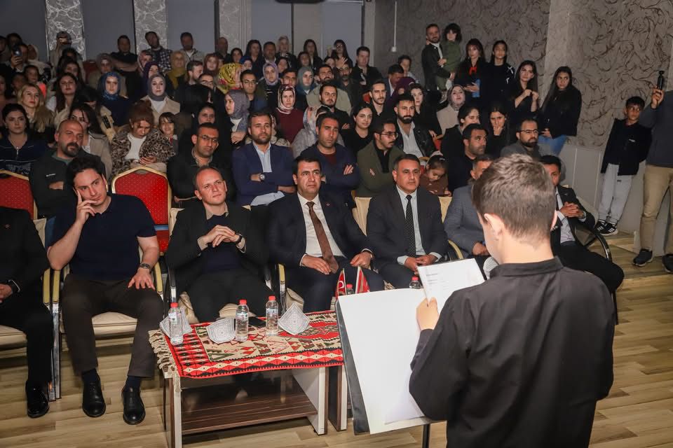 Şemdinli’de “Aşka Davet” Konseri Yoğun İlgi Gördü