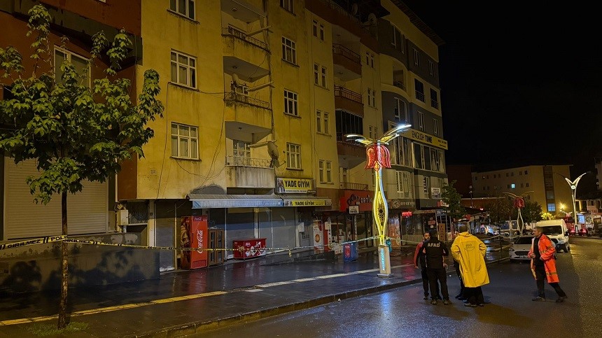 Hakkari’de 6 bina çökme riski nedeniyle tahliye edildi