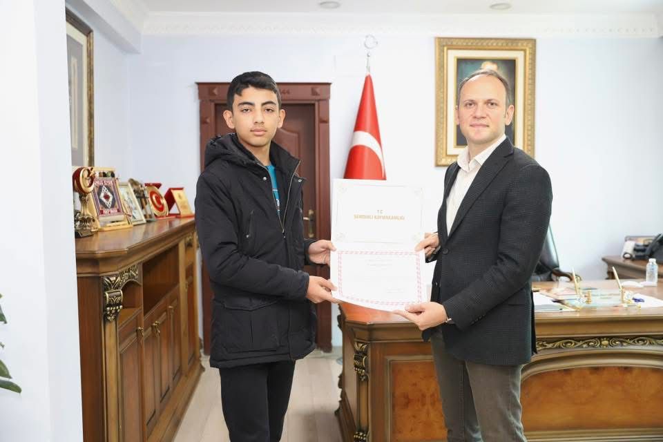 Kaymakam Akpınar’dan İstiklal Marşı Programında Görev Alan Öğrencilere Teşekkür