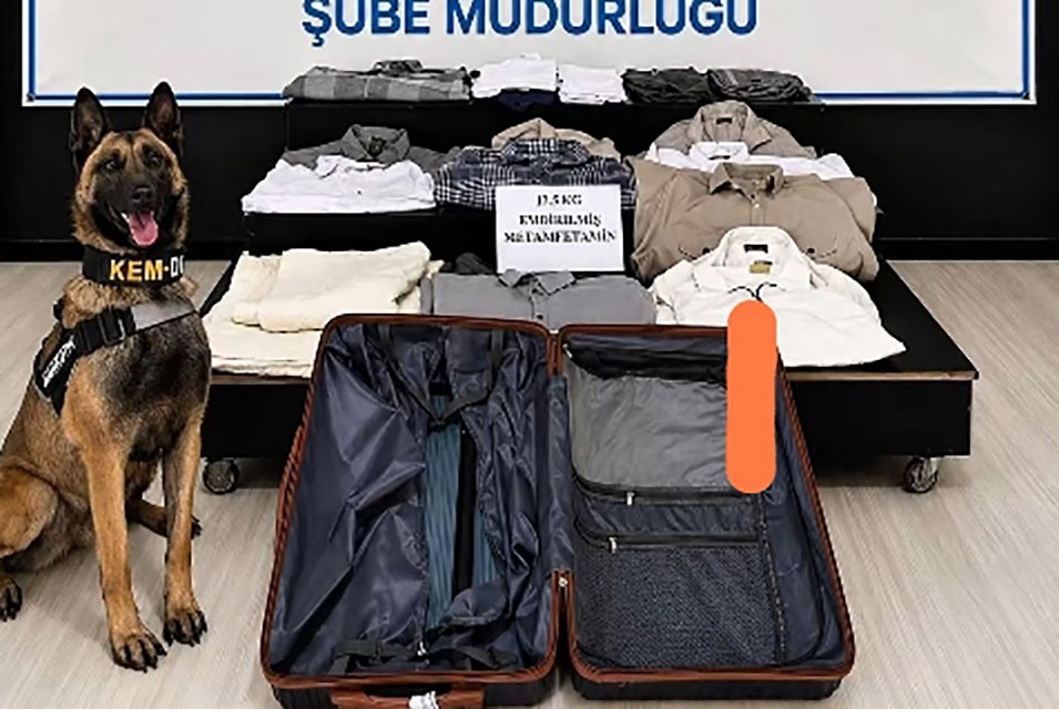 Kıyafetlerine emdirilmiş 12.5 kilo metamfetamin ele geçirildi