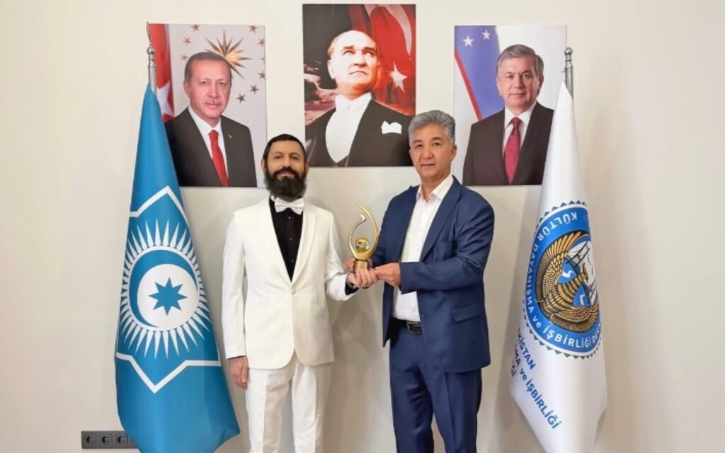 Küresel Barış Çalışmalarına Bir Ödül Daha: Akif Manaf Onurlandırıldı