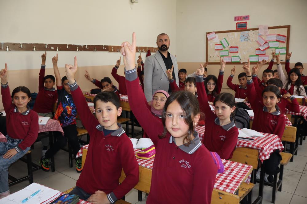 Vanlı öğrenciler matematik olimpiyatlarında dünya şampiyonu oldu