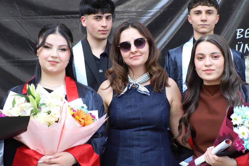 Hakkari’de mezuniyet heyecanı